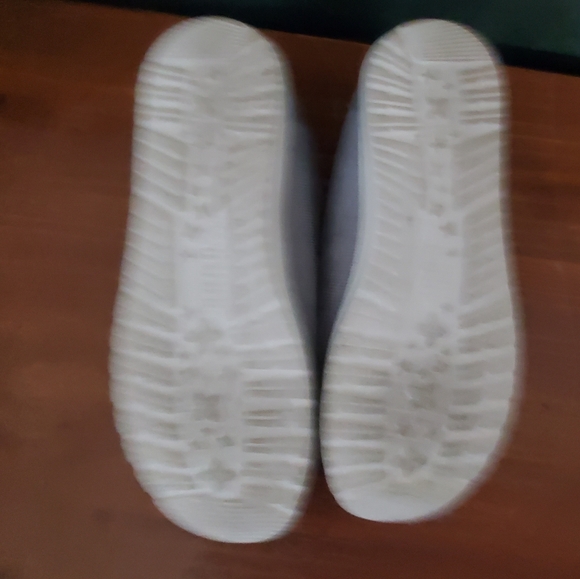 Hey Dude Gray Fuzzy Size 8 - Picture 3 of 3